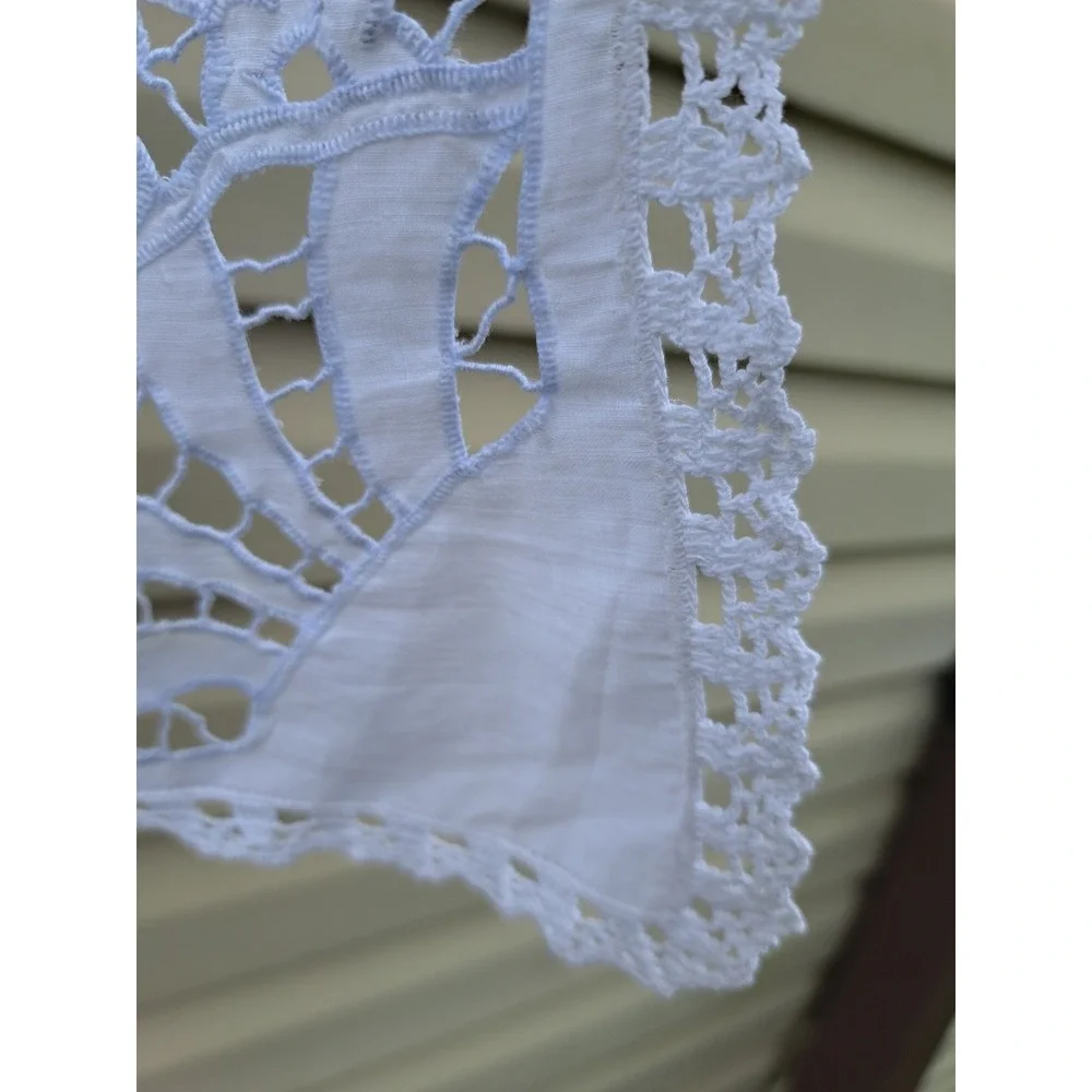 VTG White Cotton Linen Tablecloth 43.5 X 43.5 in Cutwork Embroidery  Lace Trim